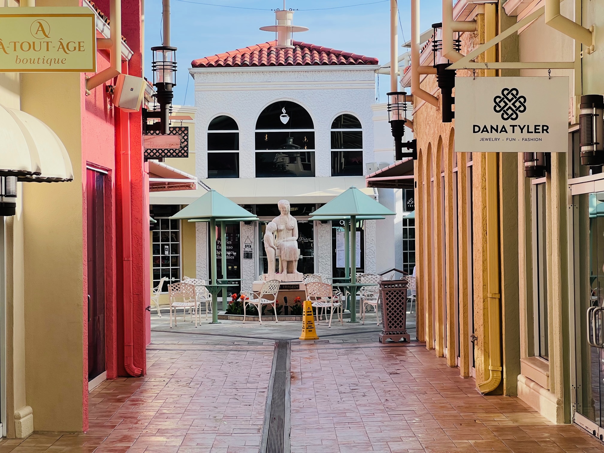 village-shops-on-venetian-bay